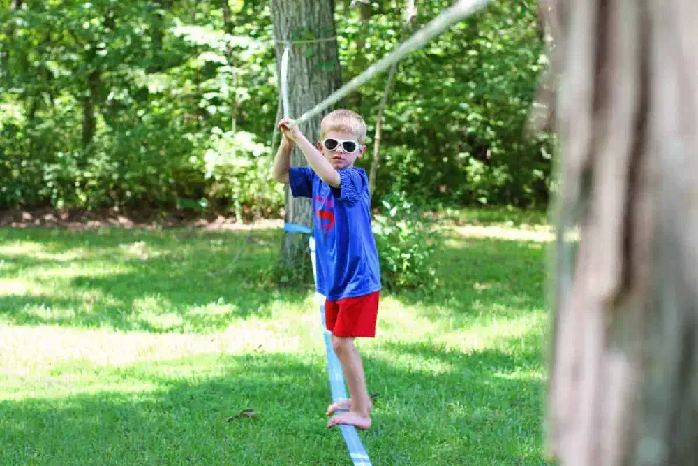 Picture of a child on a slackline